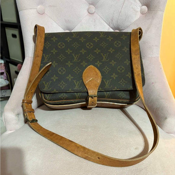 Louis Vuitton large monogram Vintage Cartouchiere messenger/crossbody bag 🤩 - Picture 3 of 10